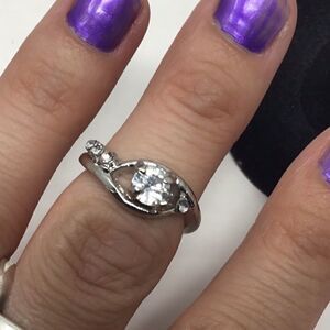 Cubic Zirconia Curved Fashion Ring (H15)